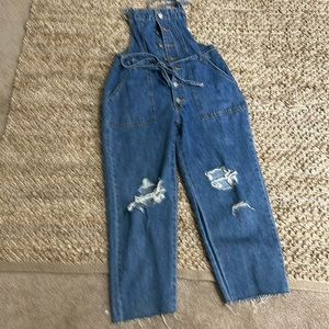 Size medium. Ankle length.